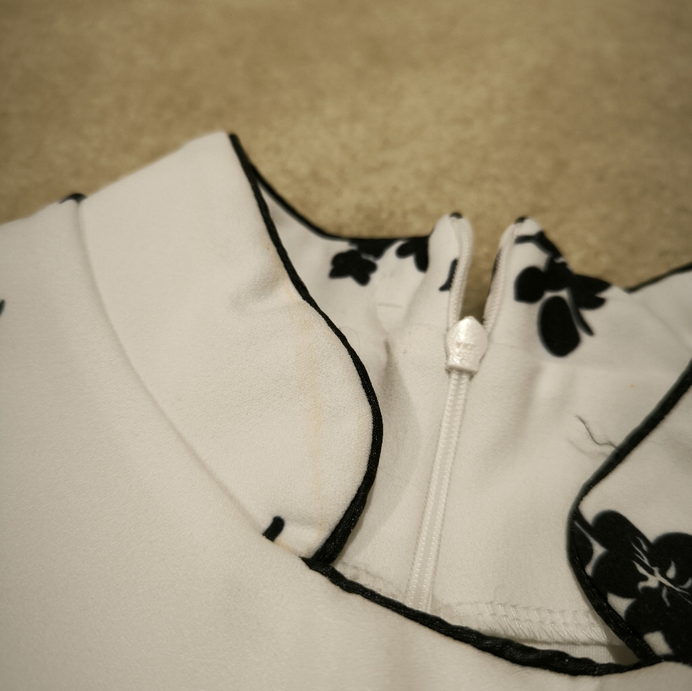 BSB B&W Pattern Top - Picture 4 of 8